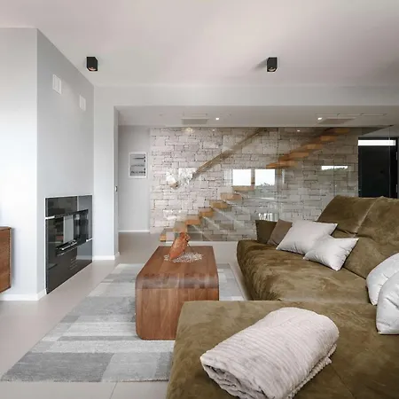 Rose Porec